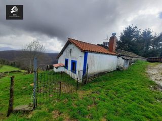 Mas à San Pedro del Romeral. Complejo de 6 cabañas y 8 hectáreas en san pedro del romeral des