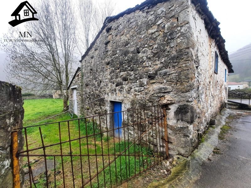 Foto 9d40d3be-5c24-42a1-bd44-dfb8cbdc8a45. Casa amb aparcament a Vega de Pas