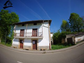 Country house in Villacarriedo. Gran casona con parcela llana en el corazón de villacarriedo