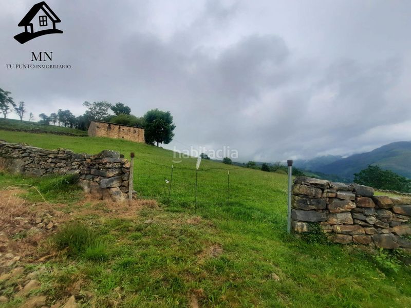 Foto f9c9b99a-b3ce-48f0-be7a-404707f91f5a. Masia a Vega de Pas