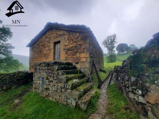 Country house in Vega de Pas. Exclusivo complejo pasiego en vega de pas cabañas con luz y agua