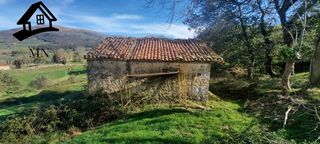 Haus in Selaya. Estupenda finca con 2 cabañas pasiegas en selaya