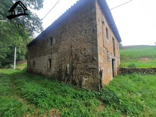 Bauernhof in Villacarriedo. Auténtica cabaña pasiega de 268 m2 en espectacular finca de 2,4