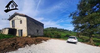 Masia a Saro. Finca rústica con cabaña y proyecto de vivienda en villacarriedo