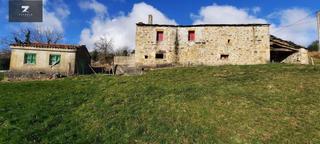 Casa a Vega de Pas. Cabaña pasiega con finca en vega de pas