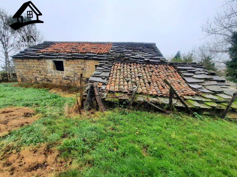 Foto c66599da-cdef-4b47-8df5-d3009400e575. Casa cabaña pasiega con finca en valles pasiegos en Luena