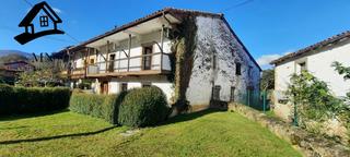 Masia a Villacarriedo. Casa rural pareada en venta en villacarriedo