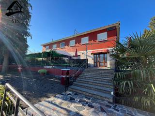 Masia a Corvera de Toranzo. Hotel, restaurante y apartamento rural en corvera de toranzo