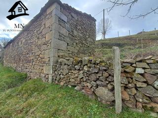 Masia a San Pedro del Romeral. Venta de conjunto de 2 cabañas pasiegas con finca