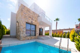 Chalet en Centro. Precioso chalet de nueva construccin listo para entregar en los
