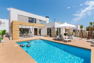 Chalet en Rojales. Impresionante chalet independiente en venta en ciudad quesada