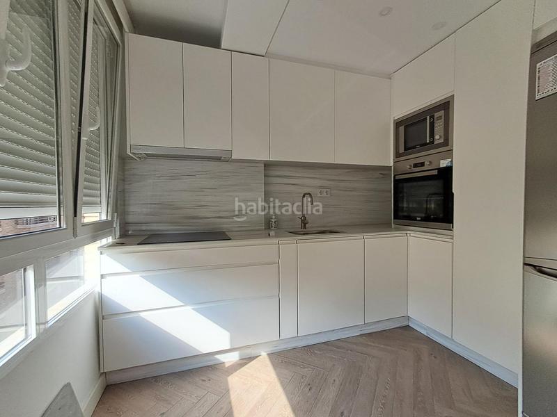 Foto ef241680-cb1c-410b-8848-376ef73ce60c. Alquiler piso bonito apartamento reformado con calidades de lujo en pleno centro en Murcia