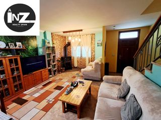 Doppelhaus  Calle de trillo. Chalet pareado en el mirador  listo para entrar a vivir 4  dormi