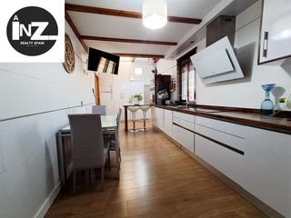 Casa adossada  Calle antonio gala. Chalet pareado de 220 m2 útiles listo para entrar a vivir, a sol