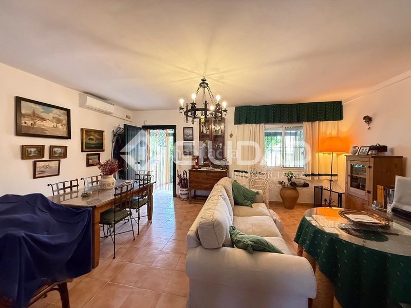 Foto 1cb60b48-3658-47d4-b462-3fdedc6aee72. Chalet  en venta en La Laguna Chipiona
