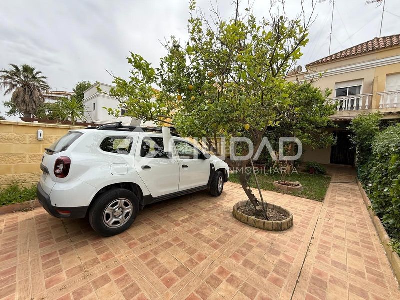 Foto fb6c5bda-b0a9-42cc-bf3d-d71abb55f934. Chalet  en venta en La Laguna Chipiona