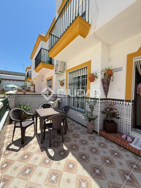 Foto 6228a9af-9aa6-48da-9d0e-2a5a12ee95bf. Casa a Puerto Deportivo Chipiona