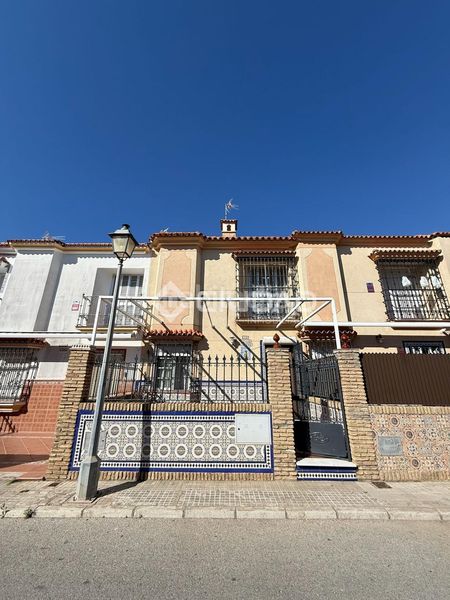 Foto ba46de45-ad82-48b5-a8d4-f3e80a05e442. Casa dúplex en venta en Santuario Chipiona