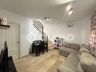 Casa in Avenida de Rota. Dúplex en venta