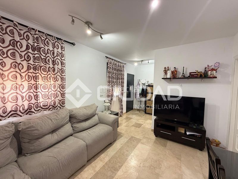 Foto f05e46a0-2a55-48b5-85b0-38d837df8ac3. Casa a Avenida de Rota Chipiona
