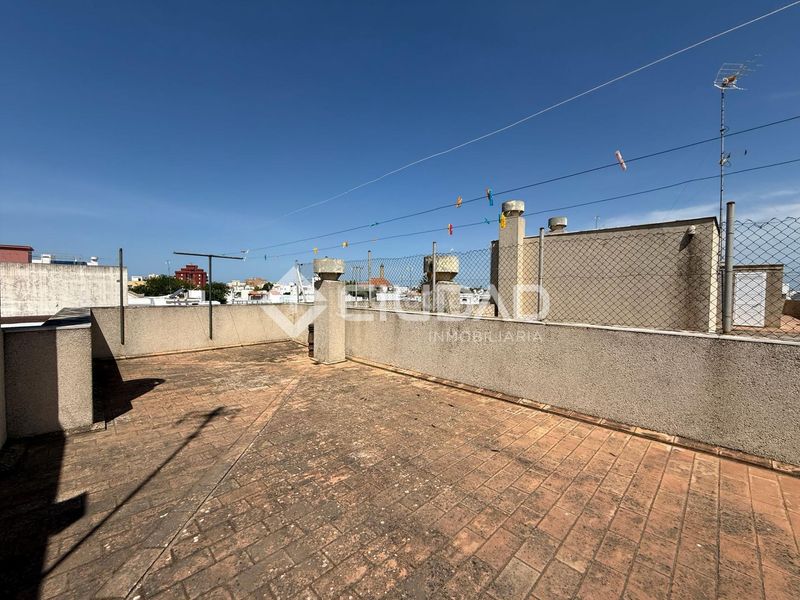 Foto cf389932-1fd5-4ee1-948b-5bdd2d550e40. Pis a Centro Chipiona