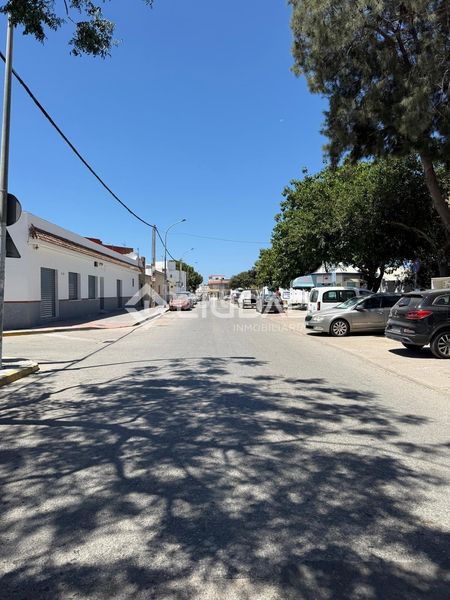 Foto 31448d16-3a13-4381-8c21-c3217ee8ab5c. Casa a Avenida de Rota Chipiona