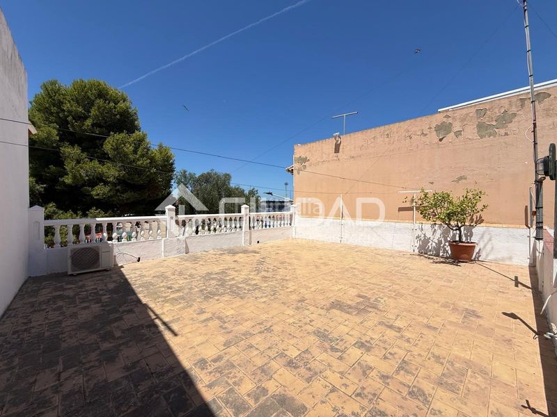 Foto 606fe244-d979-45ec-8253-1e3436afce16. Casa a Avenida de Rota Chipiona