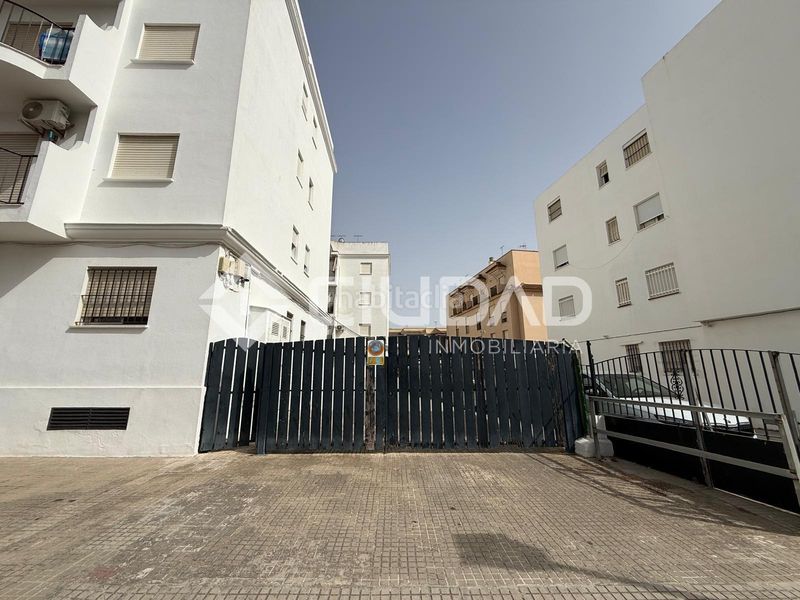 Foto 3d956947-ee6a-4538-baea-cb18484877fc. Aparcament cotxe a Playa Cruz del Mar Chipiona