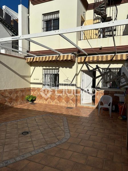 Foto b8ef161e-8c86-4700-9b26-74d6fd4fe26f. Casa amb aparcament a La Laguna Chipiona