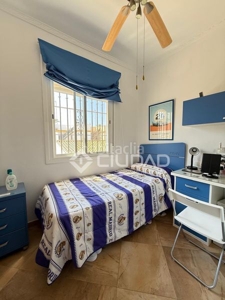 Foto eb4ef10c-085b-4c39-b9d8-ac8f154d8de0. Casa amb aparcament a La Laguna Chipiona