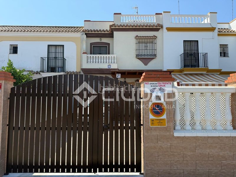 Foto f68b7d19-ea66-49a6-bb51-5f07320ce0e2. Casa amb aparcament a La Laguna Chipiona