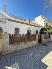 Casa a Playa de la Regla. Vivienda independiente en venta