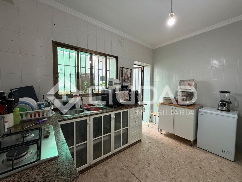 Foto bd7d7576-5e3f-4c07-852c-59b1733e2206. Casa a Centro Chipiona