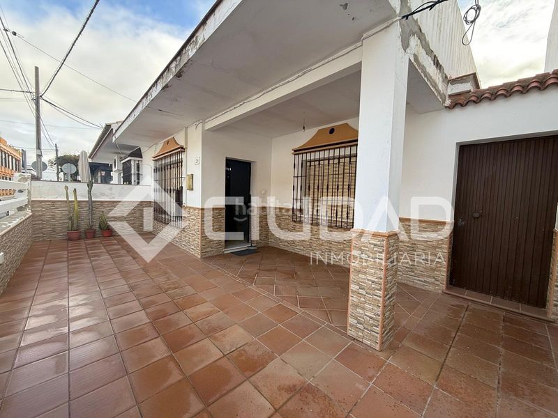 Foto d61e8b56-5358-4984-9389-110a018f1e4a. Casa a Centro Chipiona