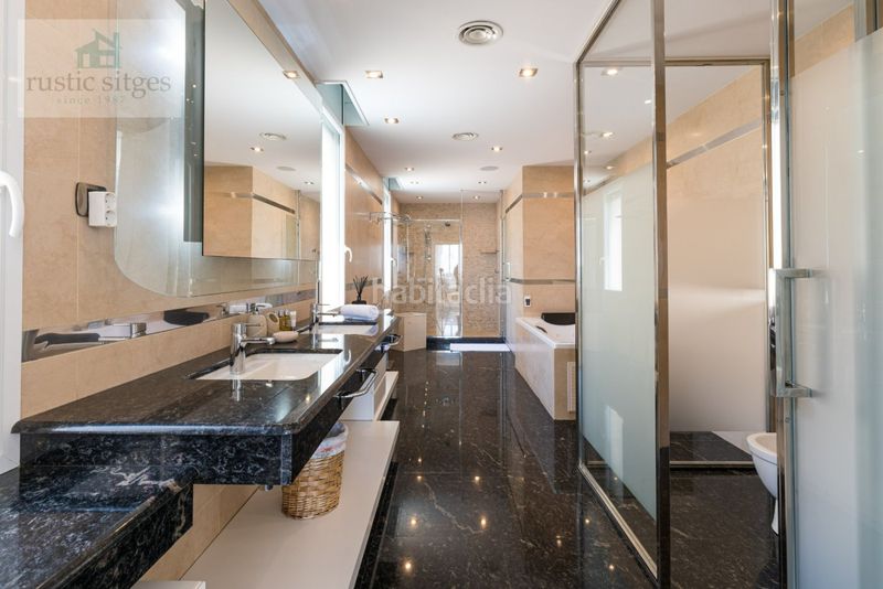 Foto 54a2a7e9-5d9b-4478-a1f2-0759f885fa81. Chalet en passeig maritim 37 venta privada consulte condiciones en Sitges