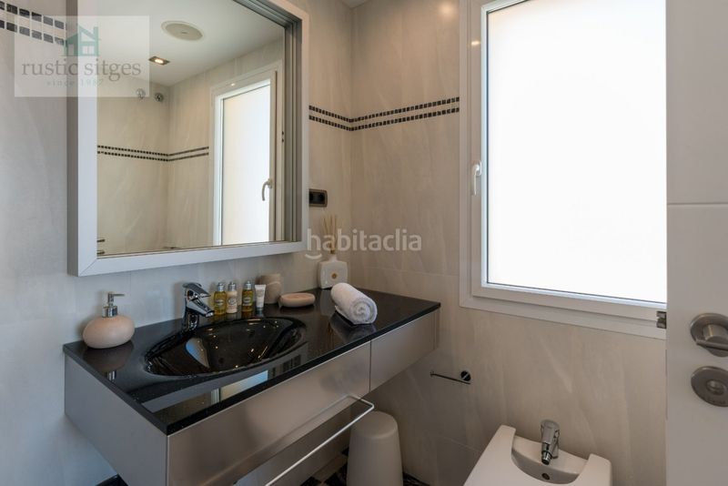 Foto 70f2c827-e9c0-4057-a4b6-a5d12d2a08f8. Chalet en passeig maritim 37 venta privada consulte condiciones en Sitges