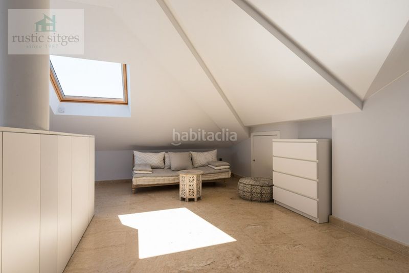 Foto 7178446e-1d6e-4822-b6ab-6c09e3e5dd29. Chalet en passeig maritim 37 venta privada consulte condiciones en Sitges
