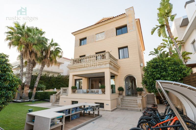 Foto 71f66cdc-13f7-474f-b538-689bdb5df4b4. Chalet en passeig maritim 37 venta privada consulte condiciones en Sitges