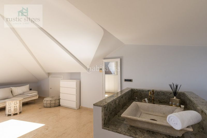 Foto 76d55574-2092-4ee7-bcb4-2642f88364f1. Chalet en passeig maritim 37 venta privada consulte condiciones en Sitges
