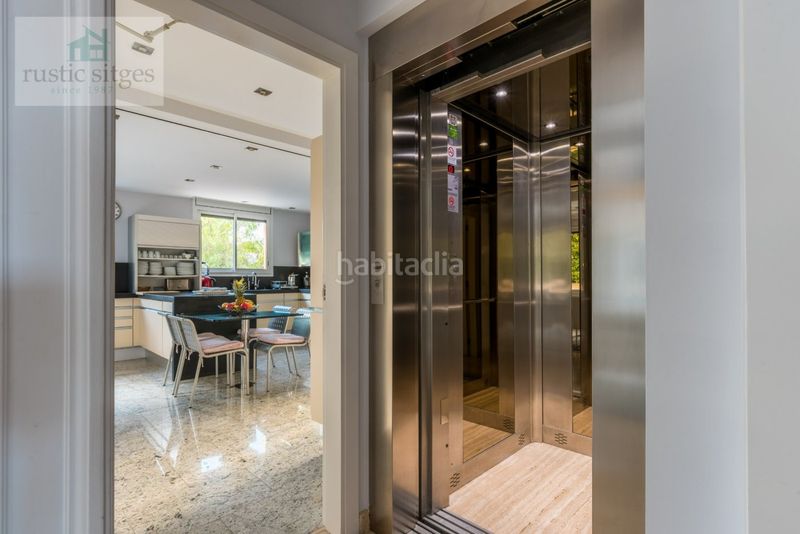 Foto 869b39f7-3667-4b7d-b47c-b8a2c193baf2. Chalet en passeig maritim 37 venta privada consulte condiciones en Sitges