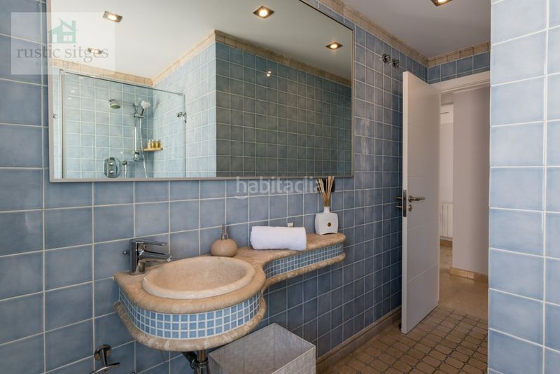Foto 8a3820a4-ff89-43cc-aa54-e2b97196812e. Chalet en passeig maritim 37 venta privada consulte condiciones en Sitges