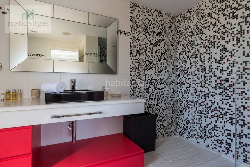 Foto 9a11ad94-3c70-4b69-8a6a-2fe83fdca9cc. Chalet en passeig maritim 37 venta privada consulte condiciones en Sitges