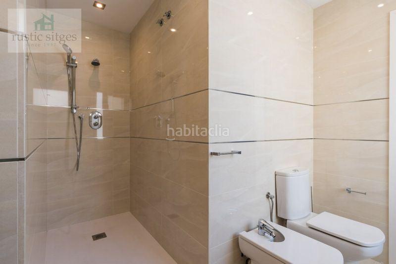 Foto bd38647f-75b2-4dff-8cad-2b8ad6781eab. Chalet en passeig maritim 37 venta privada consulte condiciones en Sitges