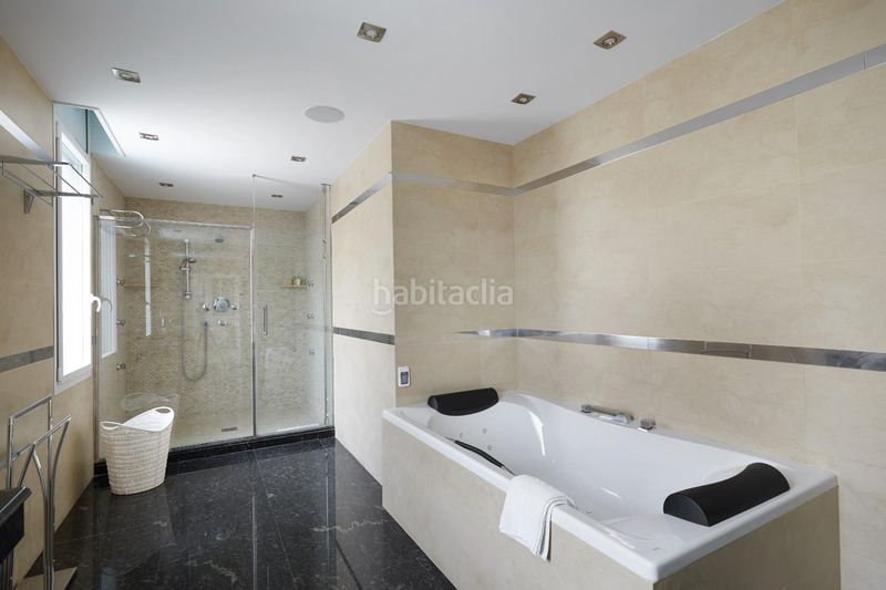 Foto c59d7272-da3f-4628-af84-944021d03a85. Chalet en passeig maritim 37 venta privada consulte condiciones en Sitges