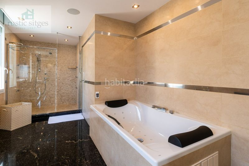 Foto c886b423-c9e9-46a9-a166-19c5f7ff3c38. Chalet en passeig maritim 37 venta privada consulte condiciones en Sitges