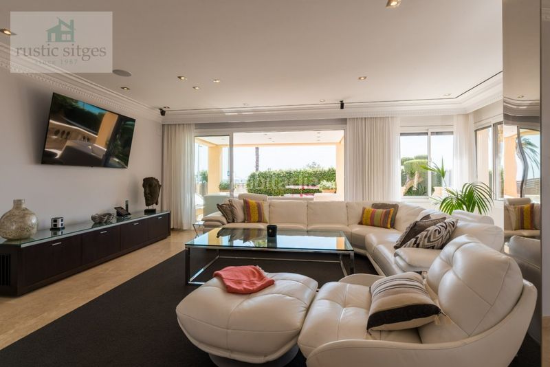 Foto e8fabb06-2f03-4372-b65f-9c41fa809aee. Chalet en passeig maritim 37 venta privada consulte condiciones en Sitges