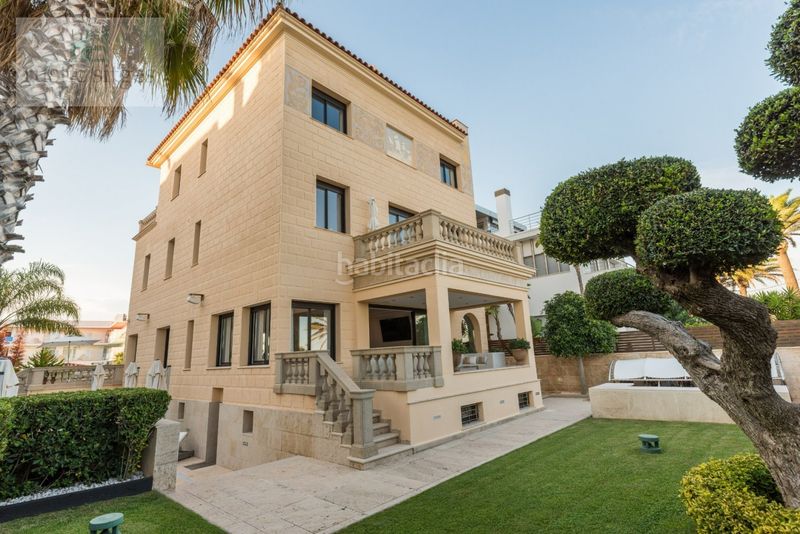 Foto ee2b60ad-7dda-47ac-a415-cb65e46ff6ce. Chalet en passeig maritim 37 venta privada consulte condiciones en Sitges