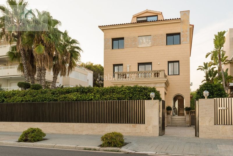 Foto fb8f21c8-cec1-4bd2-a9d0-a6076ab1dee0. Chalet en passeig maritim 37 venta privada consulte condiciones en Sitges