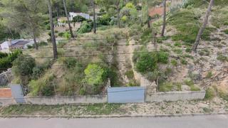 Terreny residencial a Carrer carrer de la ginesta, 19 19. Parcela urbana en venta con vistas al parque natural