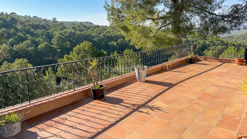 Foto 335004d4-5bab-4fff-aa46-2cf18f11793f. Casa amb aparcament a Olivella